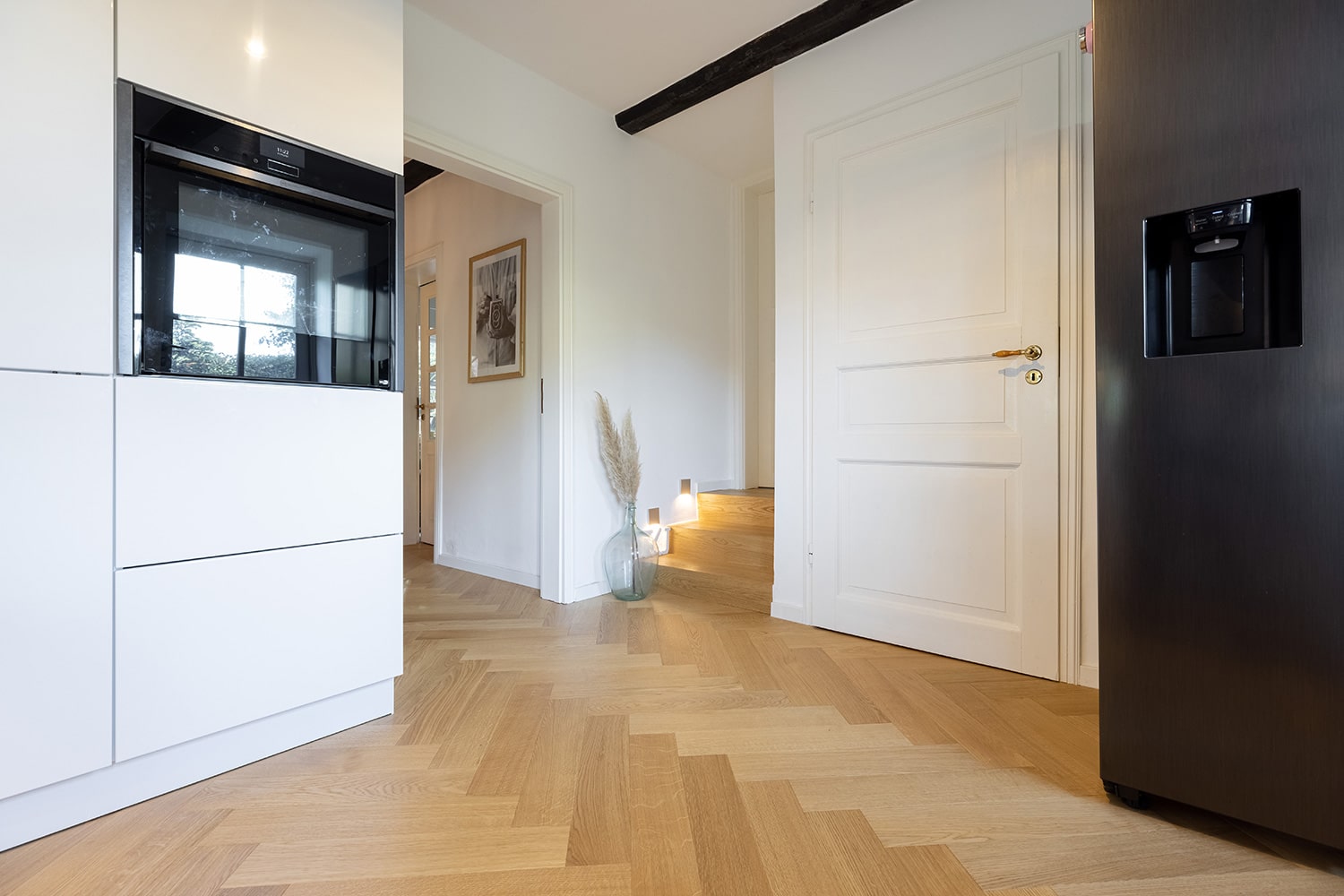 Comfort Tabis Fischgrat Referenz Preview picture furnished flat with herringbone parquet flooring